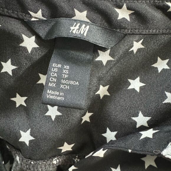 H&M XS Black Star Print Button Down Shirt – Relaxed Fit - Picture 4 of 4